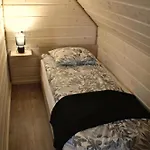Dom Miedzy Wzgorzami 度假居