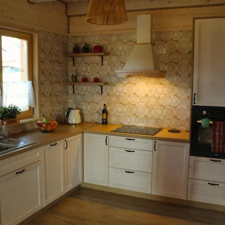 Dom Miedzy Wzgorzami * ティリチ