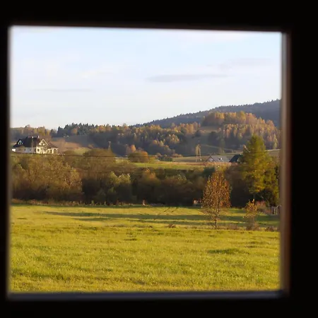 Dom Miedzy Wzgorzami 別荘 ティリチ