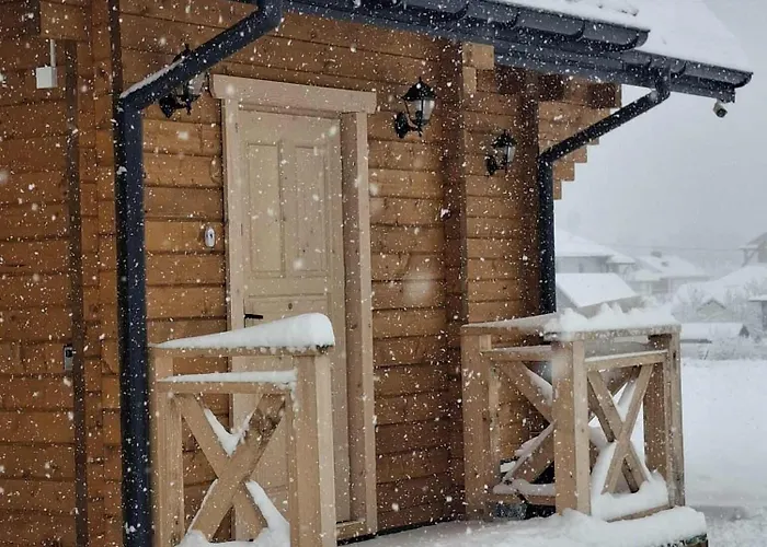 Dom Miedzy Wzgorzami *