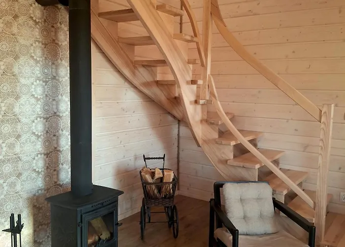 Dom Miedzy Wzgorzami *