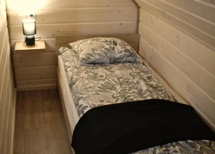 Dom Miedzy Wzgorzami Feriehus